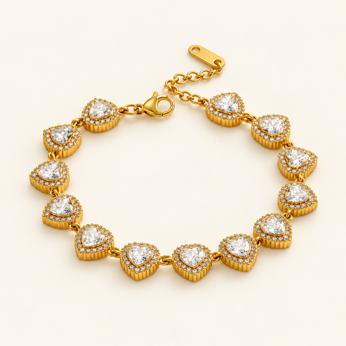 Armband Amour lumineux auf elfenbeinfarbenem Hintergrund