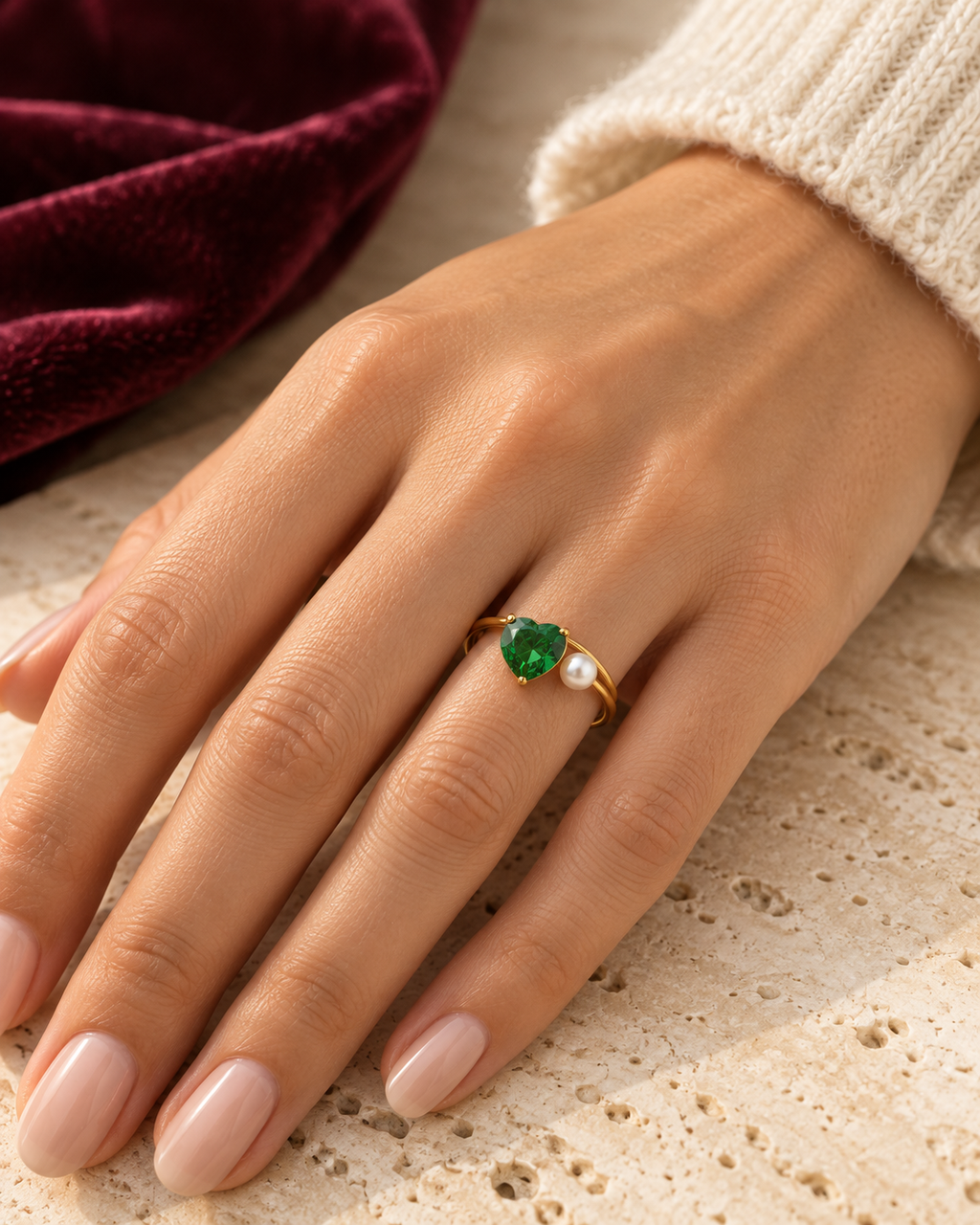 Anello regolabile Iris indossato — immagine ambientata generata con IA