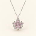 Collana Fleur Cœur rose su sfondo avorio
