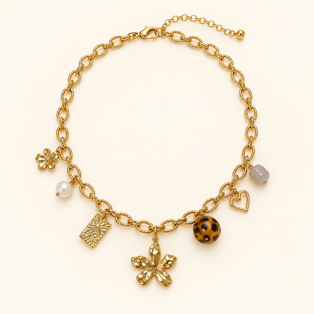 Collana Sunshine su sfondo avorio