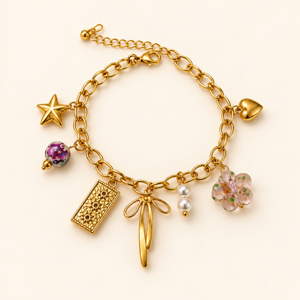 Émotion bracelet on an ivory background