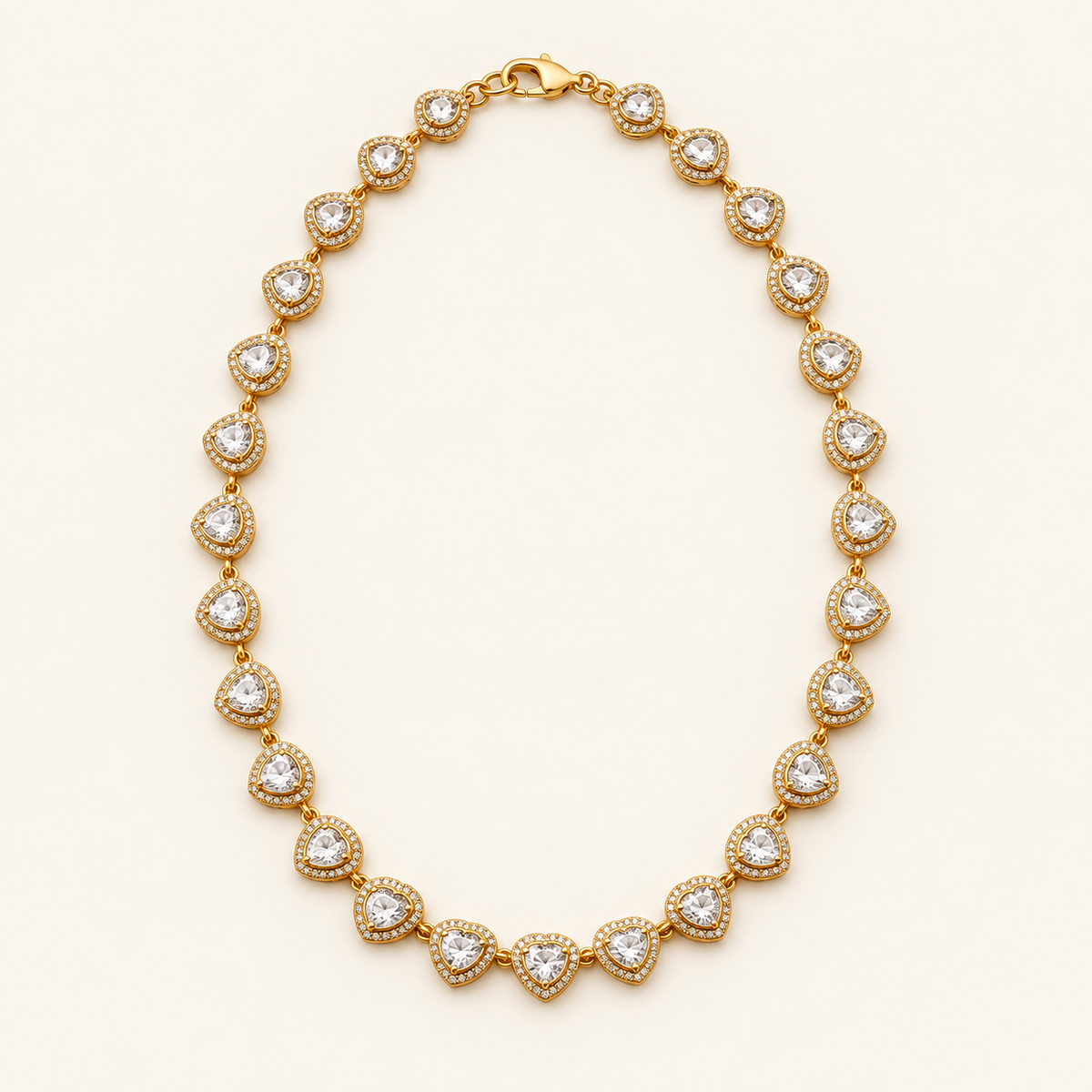 Cœur de lumière necklace on an ivory background