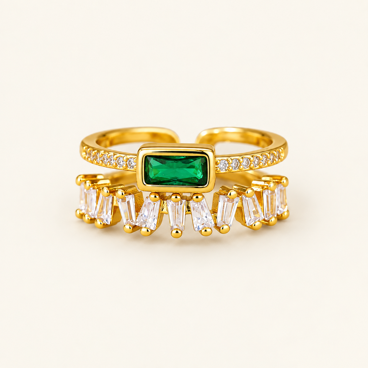 Bague ajustable Émera sur fond ivoire