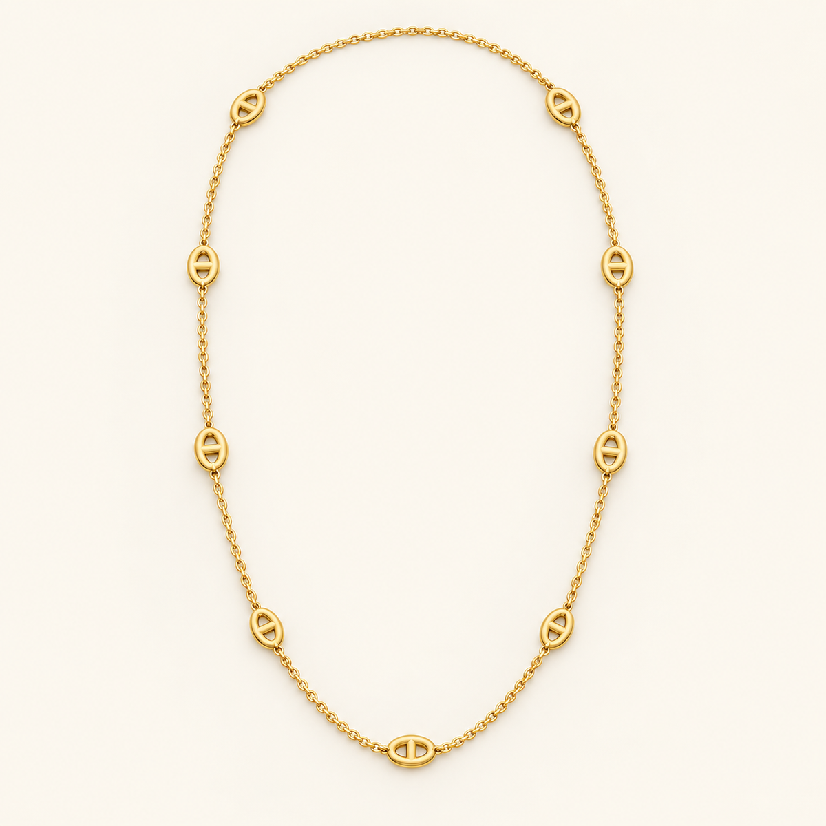 Garance long necklace on an ivory background