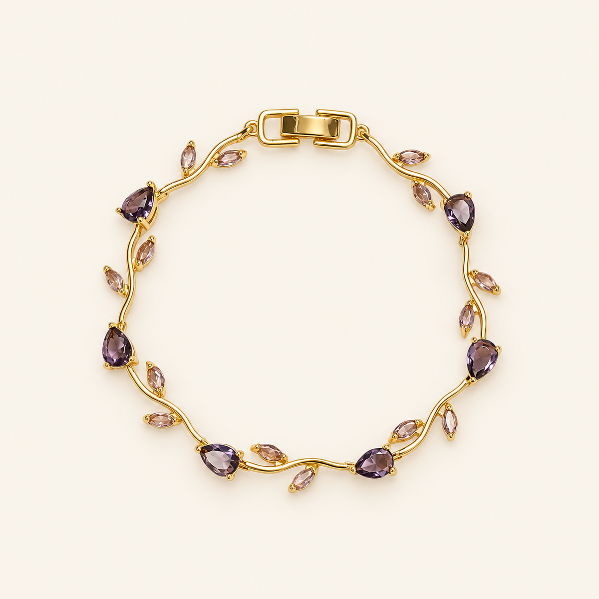 Armband Violette auf elfenbeinfarbenem Hintergrund