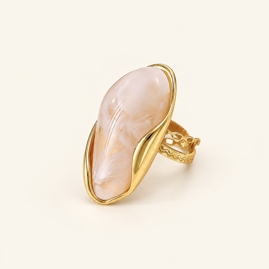 Bague ajustable Soline sur fond ivoire
